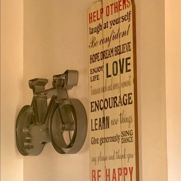 Hi Meet your Posher, Nicole - Picture 7 of 8